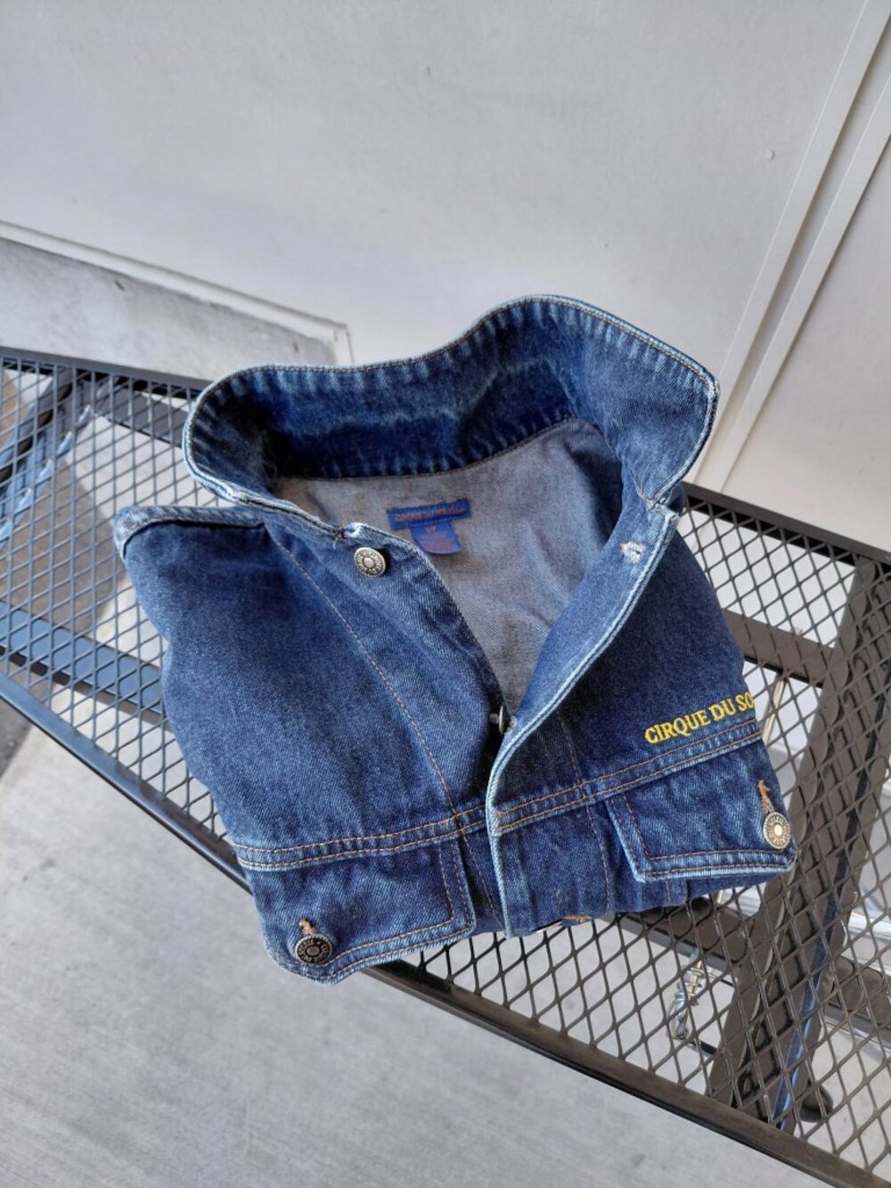Cirque du Soleil Vintage Y2K Denim Jacket Dark Navy Men’s Small 2000s Rare - Picture 2 of 7